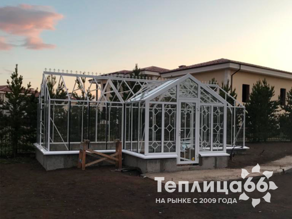 Теплица botanik T с большим тамбуром под стекло (24 м²)